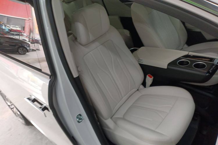 Used Buick GL8 New Energy 2024 Lu Zun Deluxe Edition 7-Seater
