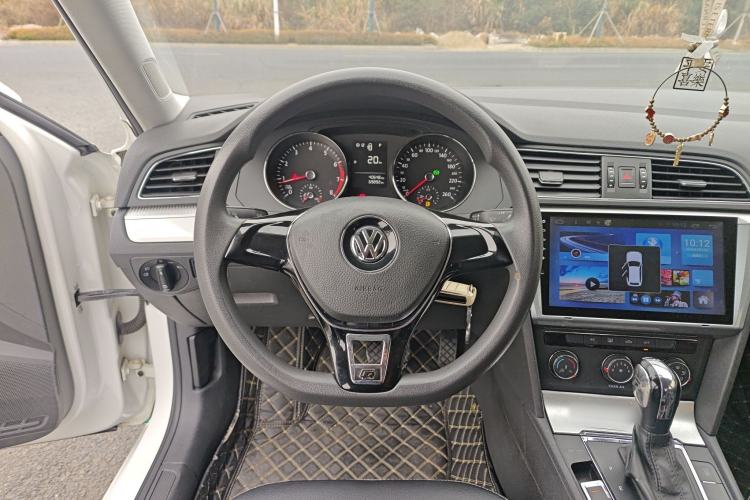 Used Volkswagen Lamando 2015 230TSI DSG Fashion Edition