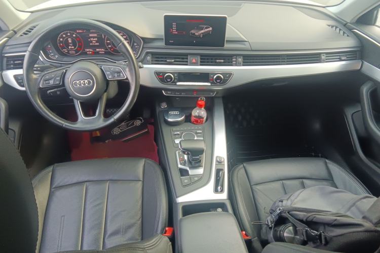 Used Audi A4L 2018 30th Anniversary Edition 40 TFSI Fashion Model
