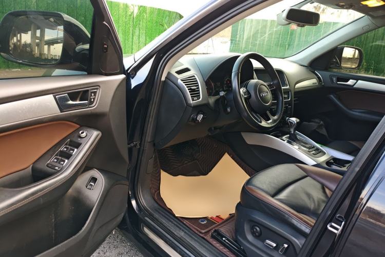 Used Audi Q5 2018 Collector's Edition 40 TFSI Technology Model
