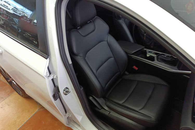 Used Geely Auto Emgrand 2025 4th Generation 1.5L CVT Luxury Version
