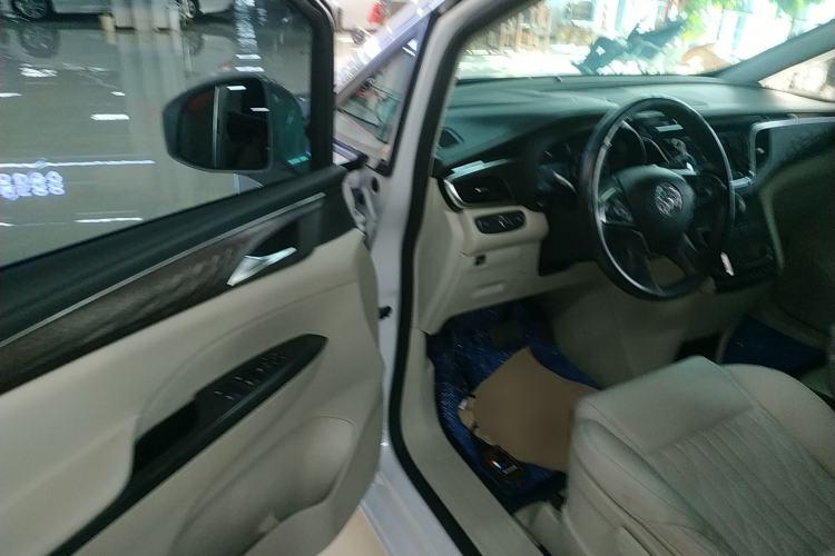 Used Buick GL8 2017 ES 28T Comfort Model China V Standard
