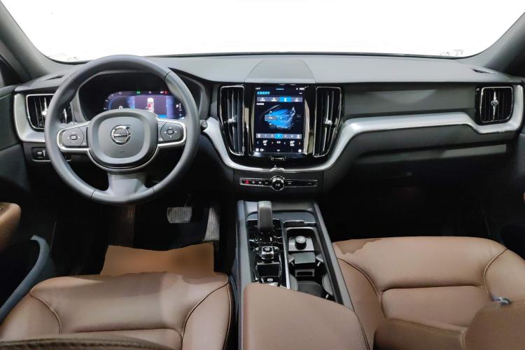 Used Volvo XC60 2022 B5 4x4 Zhiyi Luxury Edition
