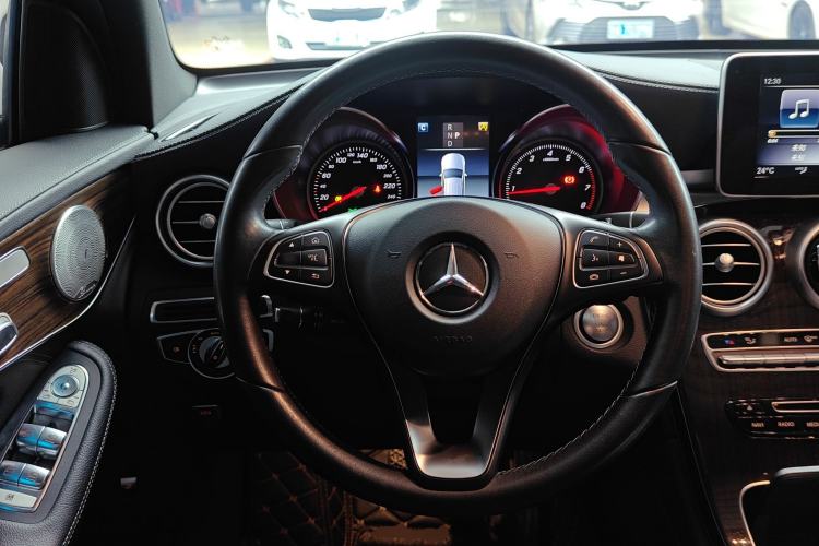 Used Mercedes-Benz GLC 2019 GLC 260 L 4MATIC Dynamic Model