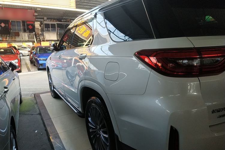 Used Changan CS95 2021 2.0T Four-Wheel Drive Luxury Version
