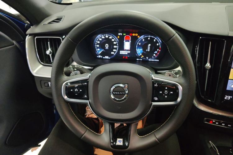 Used Volvo XC60 2019 T5 4x4 Smart & Dynamic Sport Edition China VI Standard
