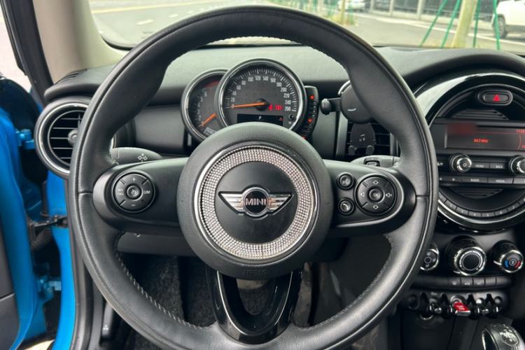 Used  MINI 2016 1.2T ONE Pioneer Edition
