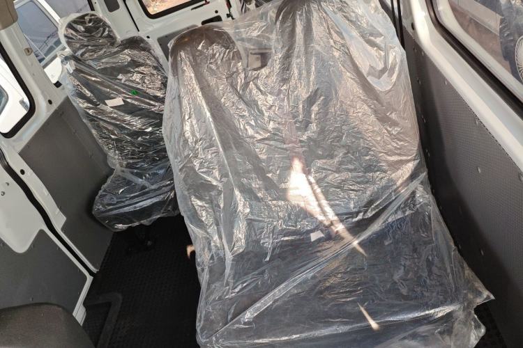 Used SAIC MAXUS Xintu V80 2025 Value Edition Aoyuntong 2.0T Manual Long Wheelbase Mid-Height Design 127 Ps 6/7/9-Seater
