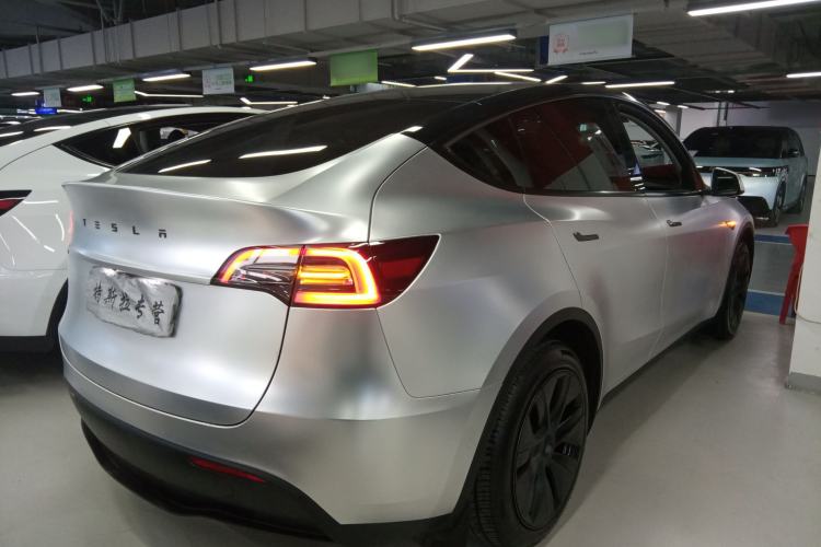 Used Tesla Model Y 2023 Rear-Wheel-Drive Version
