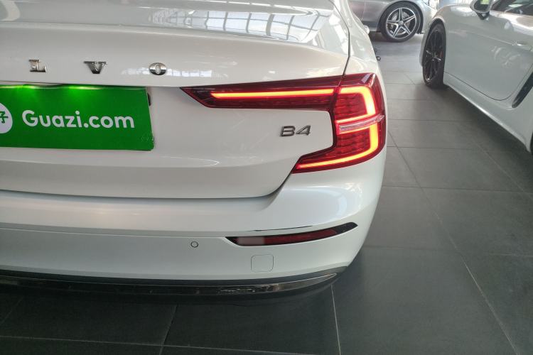 Used Volvo S60 2023 B4 Zhiyi Luxury Edition
