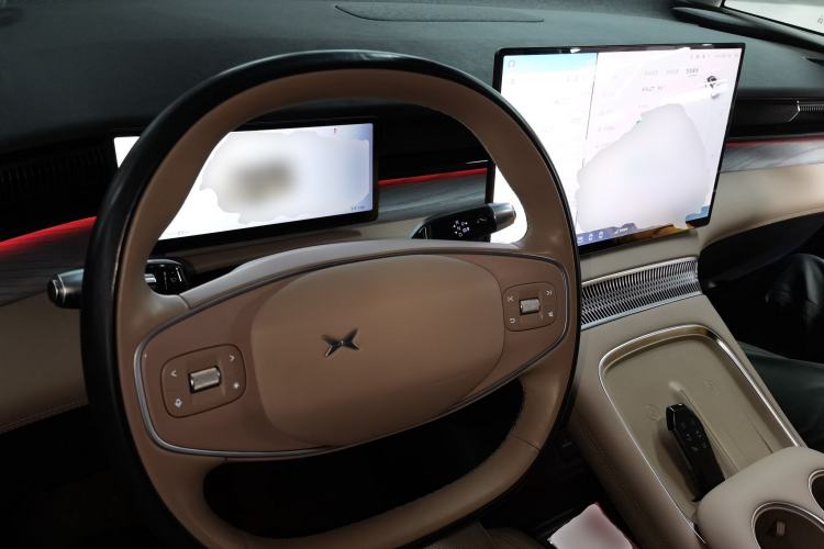 Used XPeng X9 2024 702 Ultra-Long Range Pro
