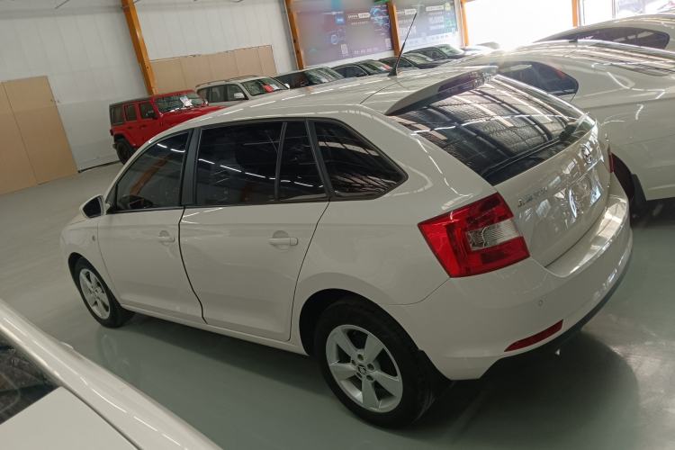 Used Skoda Rapid Spaceback 2014 1.6L Automatic Enjoyment Edition