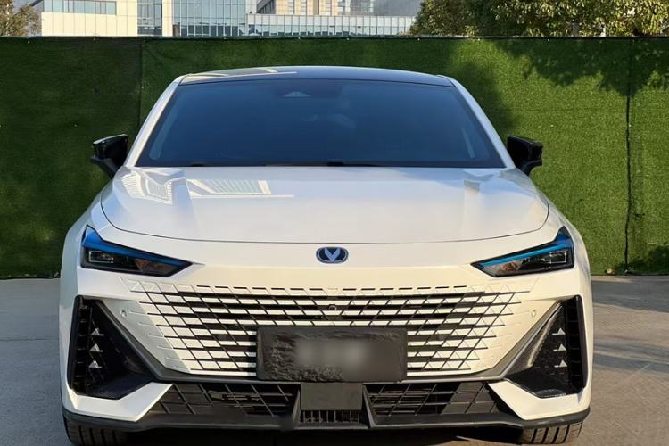 Used Changan UNI-V 2023 1.5T Prestige Model