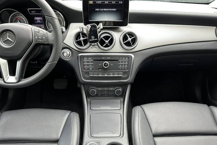 Used Mercedes-Benz GLA 2016 GLA 200 Fashion Model