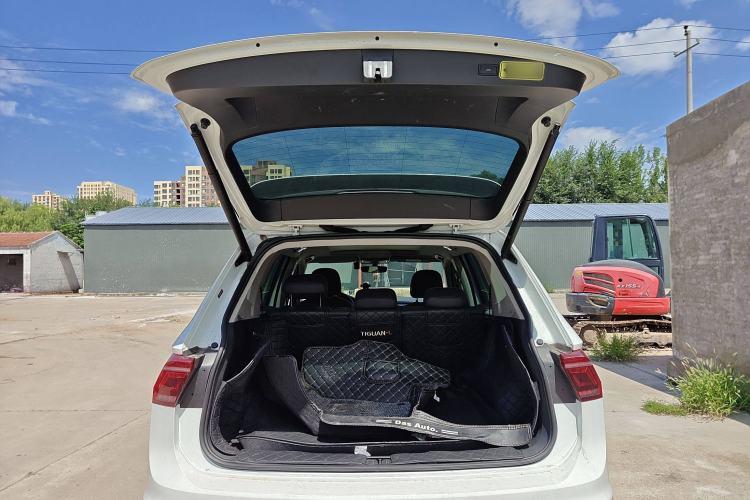 Used Volkswagen Tiguan L 2024 330TSI Automatic Two-Wheel Drive R-Line Enhanced Edition