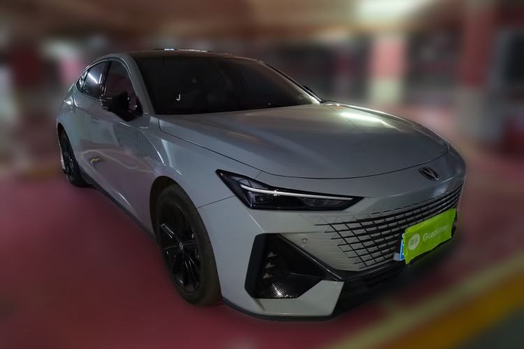 Used Changan UNI-V 2022 1.5T Prestige Version
