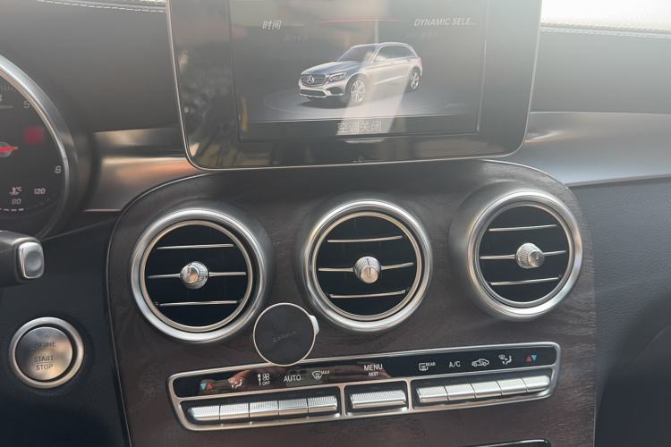 Used Mercedes-Benz GLC 2016 GLC 300 4MATIC Dynamic Model
