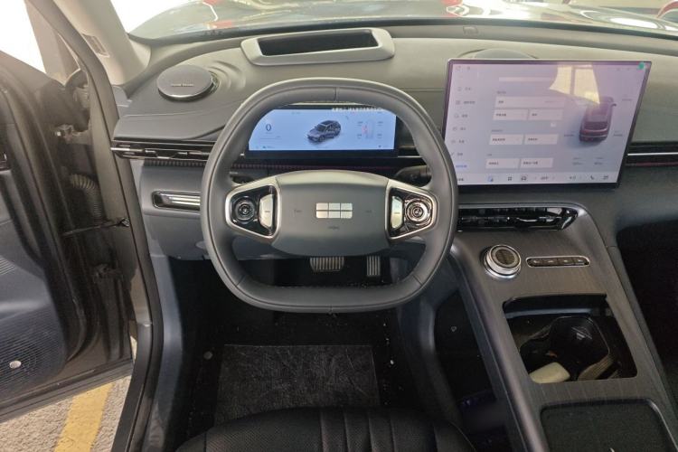 Used  E5 2024 530km Starship Edition
