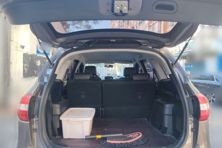 Used JMC Yusheng S350 2013 2.4T Automatic 2WD Diesel Luxury Edition 5 Seats
