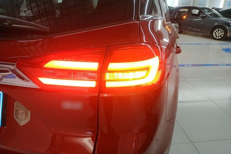 Used Geely Auto Emgrand X7 Sport 2016 1.8TD Automatic ZhiZun Version
