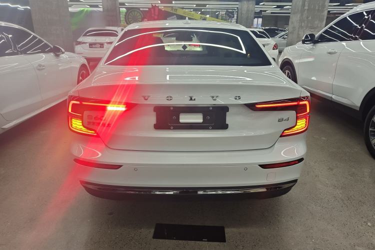 Used Volvo S60 2025 B4 Zhiyi Luxury Edition
