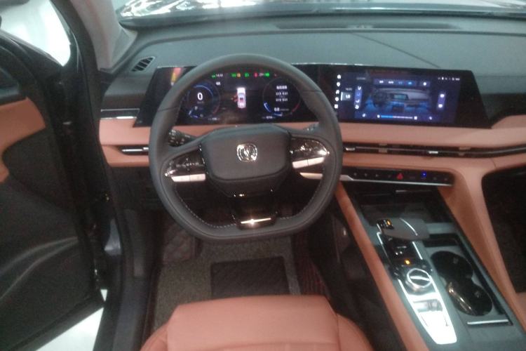 Used Changan CS75 PLUS 2024 3rd Generation Champion Edition 1.5T Intelligent Drive Dynamic Model
