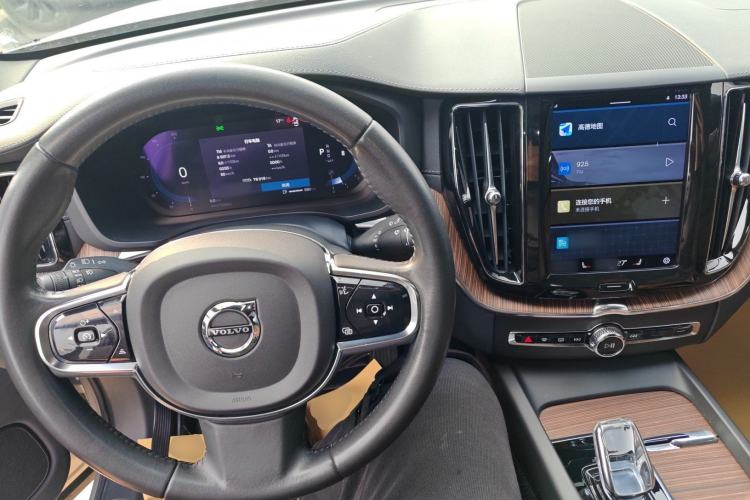 Used Volvo XC60 2022 B5 4x4 Smart Luxury Edition

