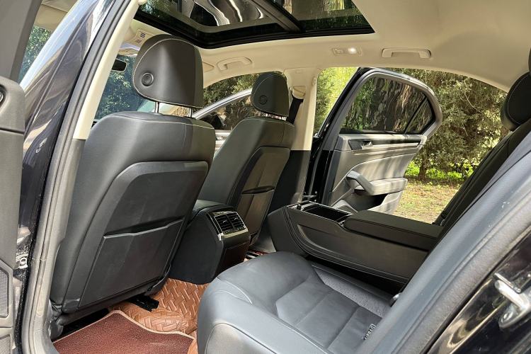 Used Volkswagen Phideon 2019 380TSI Two-Wheel Drive Business Edition China VI Standard
