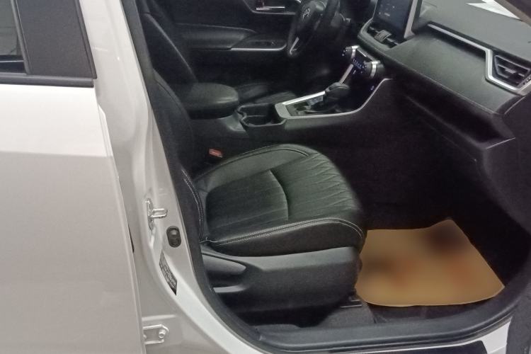 Used Toyota RAV4 2022 2.0L CVT 4x4 Fashion Edition
