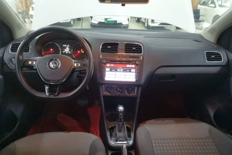 Used Volkswagen Polo 2016 1.6L Automatic Comfort Model
