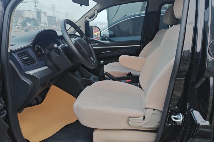 Used FORTHING Lingzhi 2023 M5L 1.6L Base Model 7 Seats