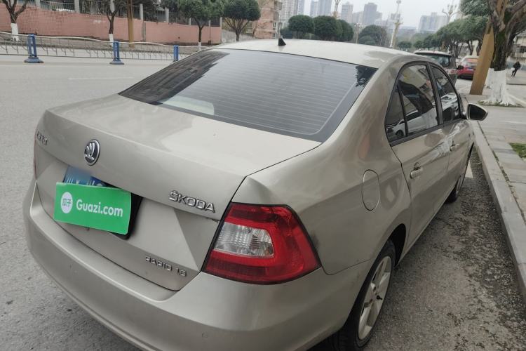 Used Skoda Rapid 2013 1.6L Automatic Smart Selection Model
