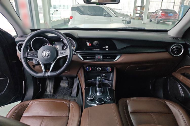 Used Alfa Romeo Stelvio 2017 2.0T 200HP Luxury Edition
