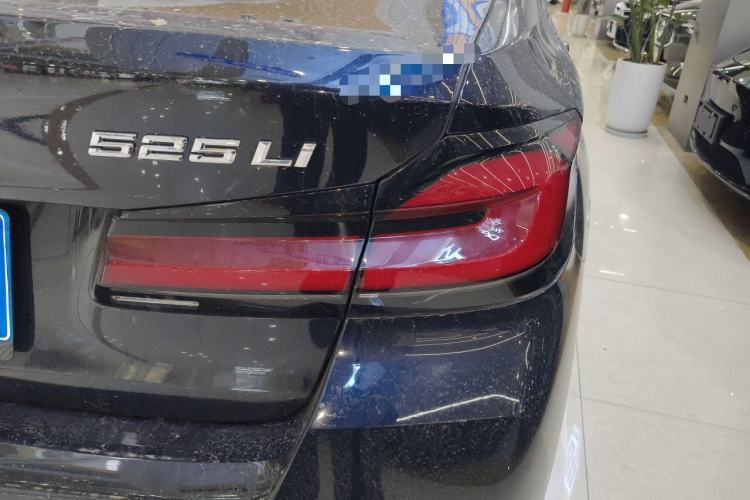 Used BMW 5 Series 2022 Second Facelift 525Li M Sport Package
