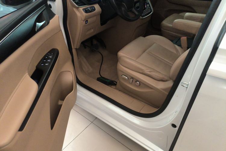 Used Buick GL8 2021 ES Land Cruiser 653T Luxury Edition