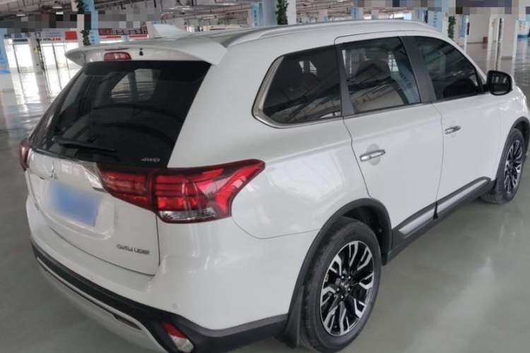 Used Mitsubishi Outlander 2020 2.4L 4x4 Zhi Xiang Edition 5 Seats