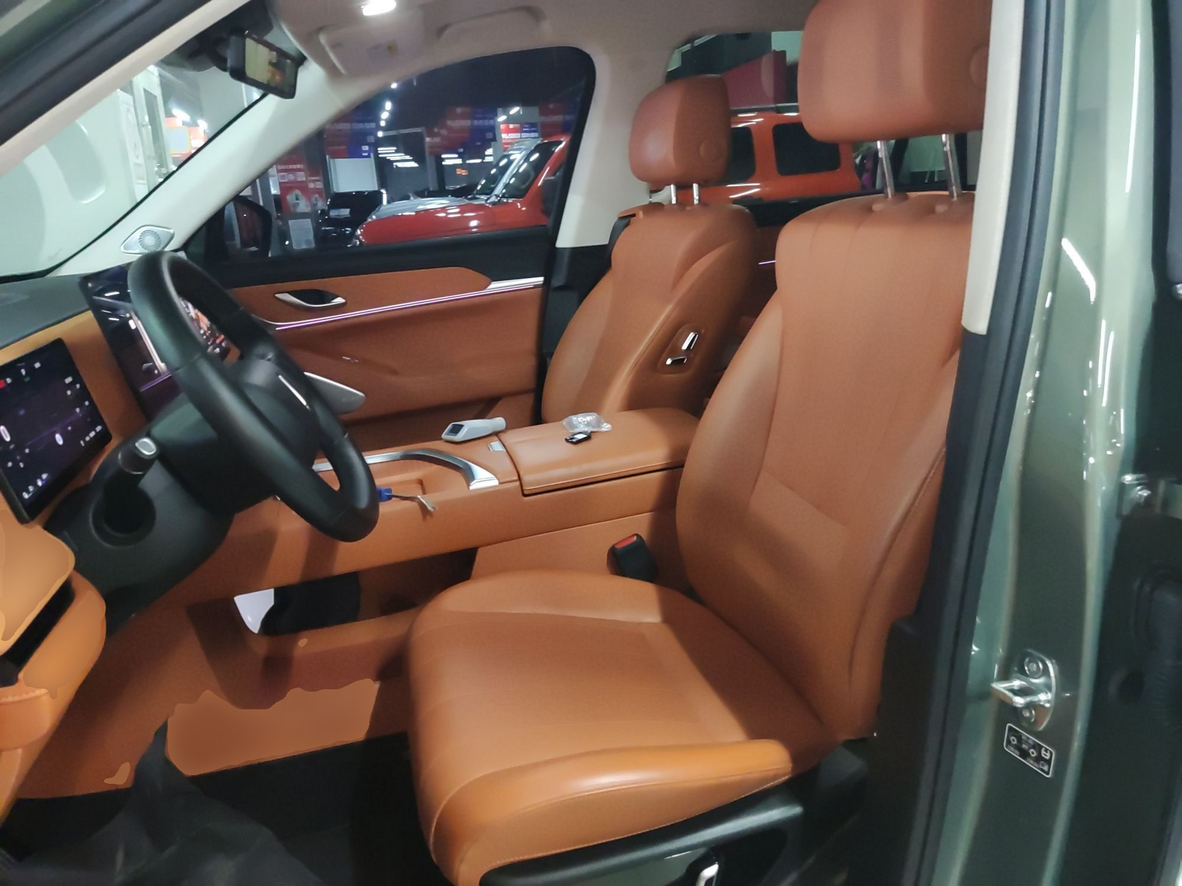 المقاعد الأمامية داخل السيارة