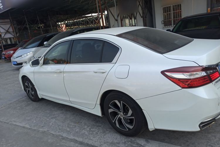 Used Honda Accord 2016 2.0L Luxury Edition
