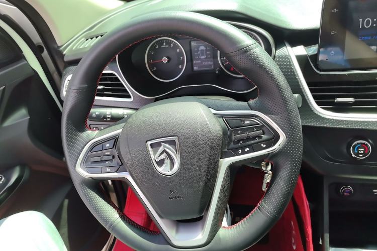 Used Baojun 730 2019 1.5T Manual Fashion Model 7-seater National V
