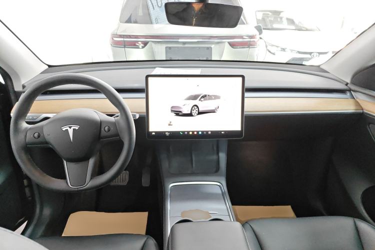 Used Tesla Model Y 2022 Rear-Wheel-Drive Version
