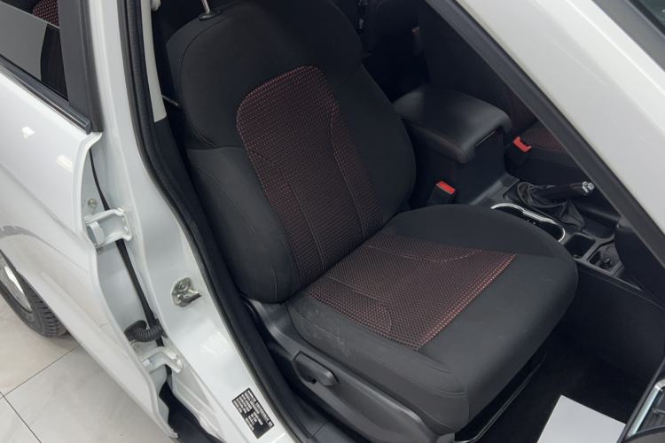 Used Haval M6 2019 1.5T Manual Two-Wheel Drive Urban Version China VI Standard
