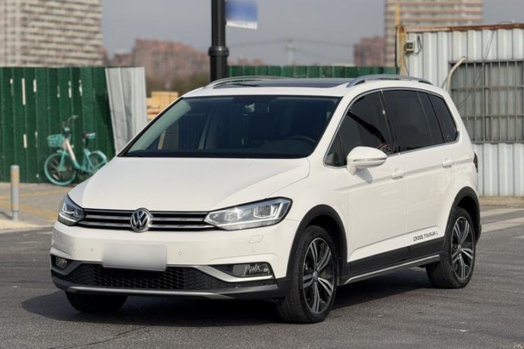 Used Volkswagen Touran 2021 Volkswagen Touran L 280TSI DSG Boundary Edition 7-Seater