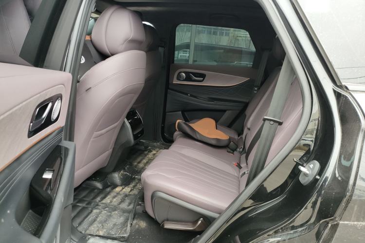 Used Chery Tiggo 9 2025 2.0T Dual-Clutch Two-Wheel Drive Luxury Edition 7 Seats
