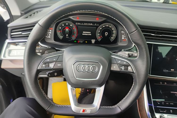 Used Audi Q7 2021 55 TFSI quattro S line Sport model
