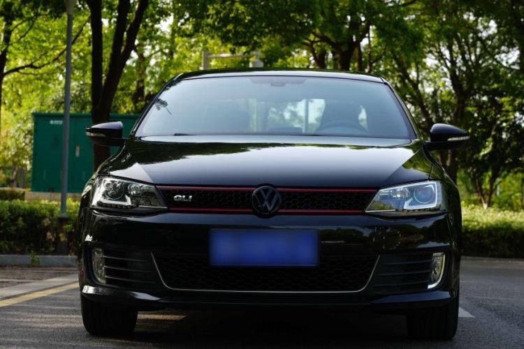 Used Volkswagen Sagitar 2013 2.0 TSI GLI
