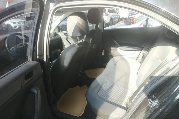 Used Volkswagen Santana 2016 1.6L Manual Fashion Edition