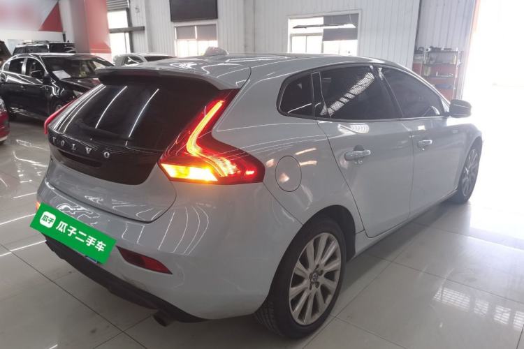 Used Volvo V40 2015 1.6T Zhiyi Edition