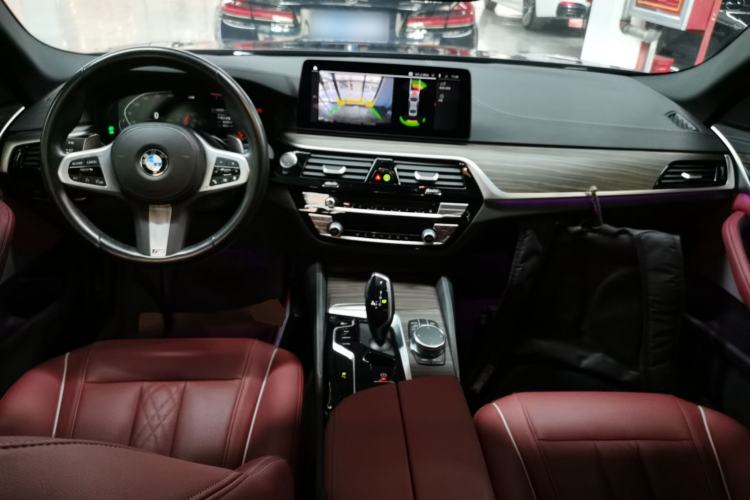 Used BMW 5 Series 2022 Second Facelift 530Li Leading Edition M Sport Package
