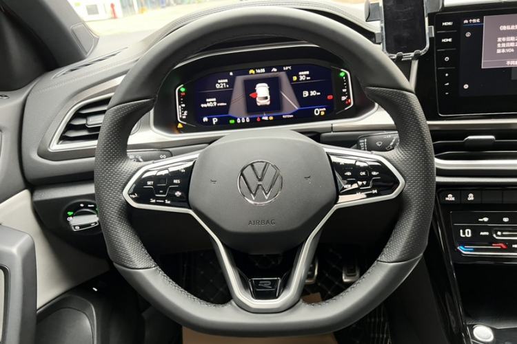 Used Volkswagen T-ROC 2023 300TSI DSG Two-Wheel-Drive Chen Guang Edition
