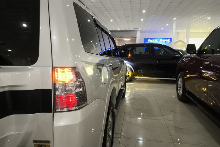 Used Mitsubishi Pajero 2019 V97 3.8L 5-Door GLS Middle East Edition